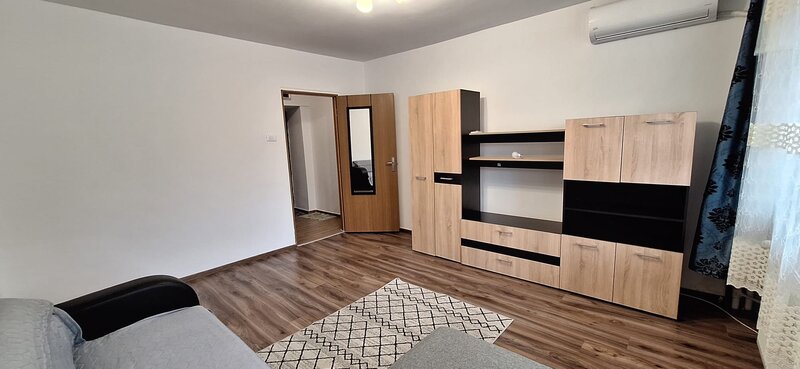 Drumul Taberei, vis a vis de Plaza, et. 1/10, cf. 1, 52 mp,