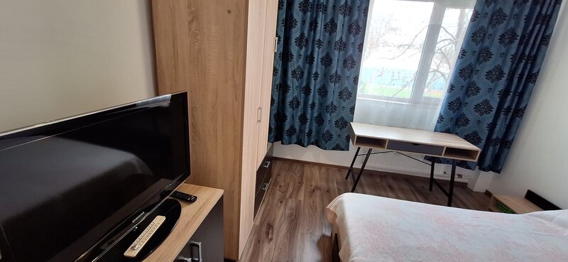 Drumul Taberei, vis a vis de Plaza, et. 1/10, cf. 1, 52 mp,