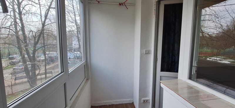 Drumul Taberei, vis a vis de Plaza, et. 1/10, cf. 1, 52 mp,