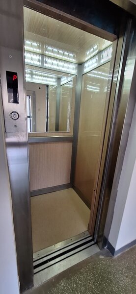 Drumul Taberei, vis a vis de Plaza, et. 1/10, cf. 1, 52 mp,